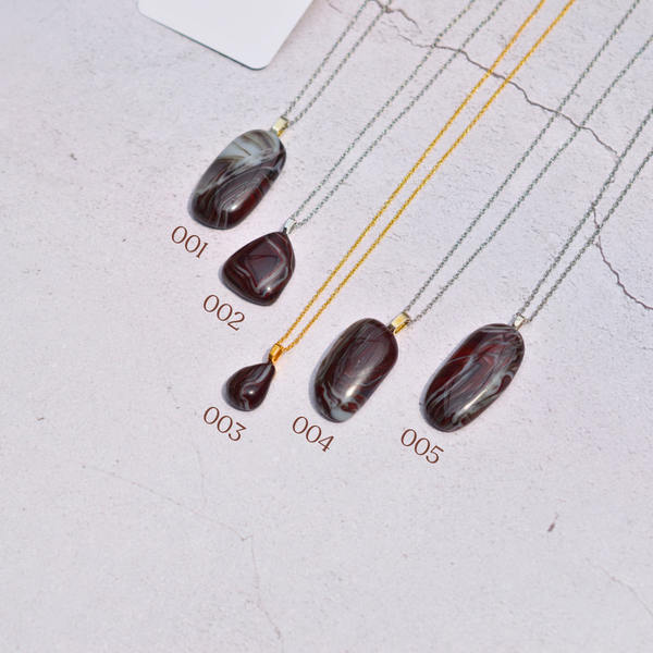 Agate rubanée rouge et noir – Intensité et dualité - Collection Gemstones