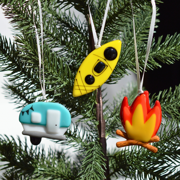 L’Appel de l’aventure: Roulotte, Feu de camp & Kayak