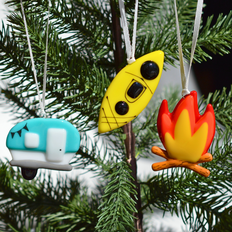 L’Appel de l’aventure: Roulotte, Feu de camp & Kayak