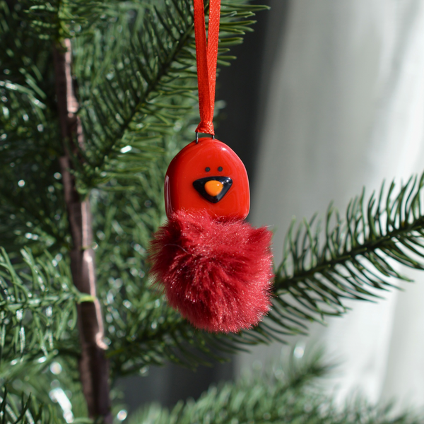 Cardinal poilu pour le sapin de Noël