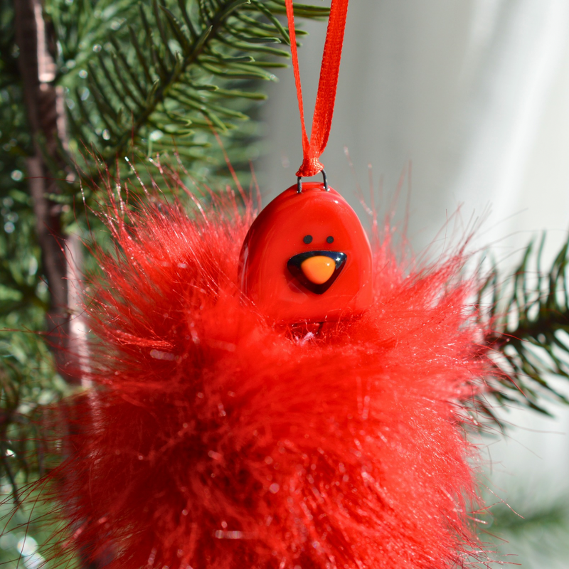 Cardinal poilu pour le sapin de Noël