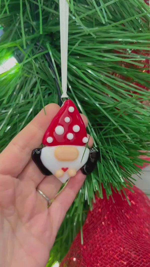 Classique de Noël #1 : gnome, bonhomme de neige rouge & ours polaire