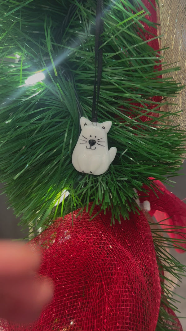 Chat pour l’arbre de Noël