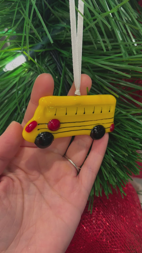 Autobus scolaire pour l’arbre de Noël